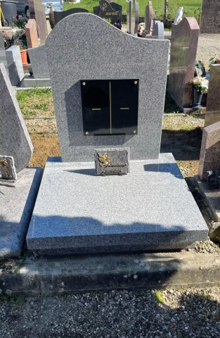 Monument Cavurne Gris Haut
