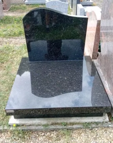 Monument Cavurne Noir